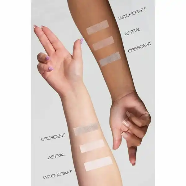 Crescent Illuminating Powder - Image 3